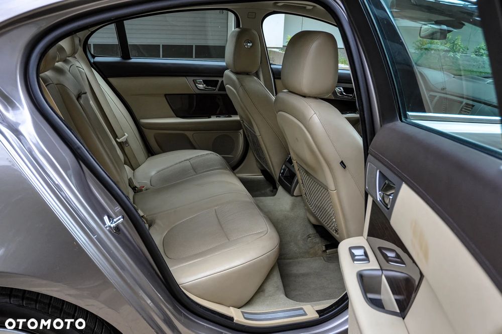 Jaguar XF 3.0 V6 D S Premium Luxury - 12