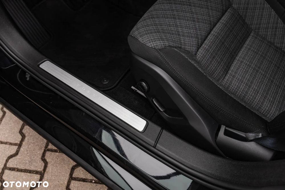 Volvo V60 B3 B Essential - 16