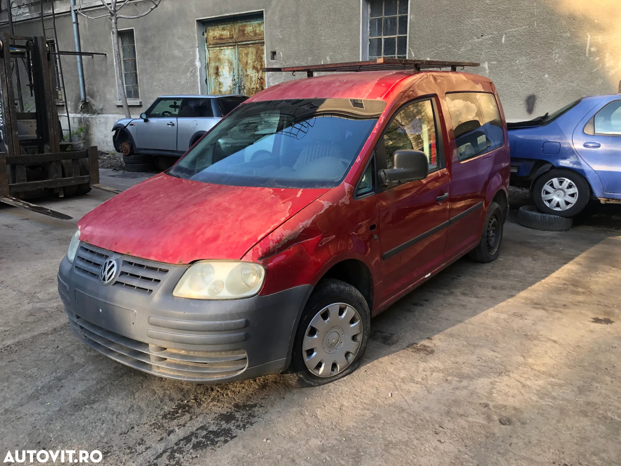 Dezmembrez VW Volkswagen Caddy rosu visiniu 2006 diesel - 5