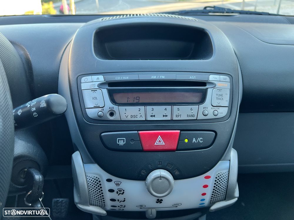 Peugeot 107 1.0 Millesim 200 - 16