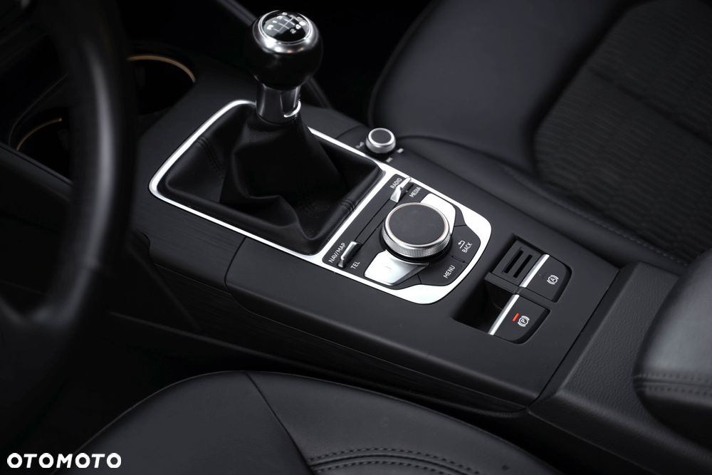 Audi A3 Sportback 2.0 TDI (clean diesel) Attraction - 17