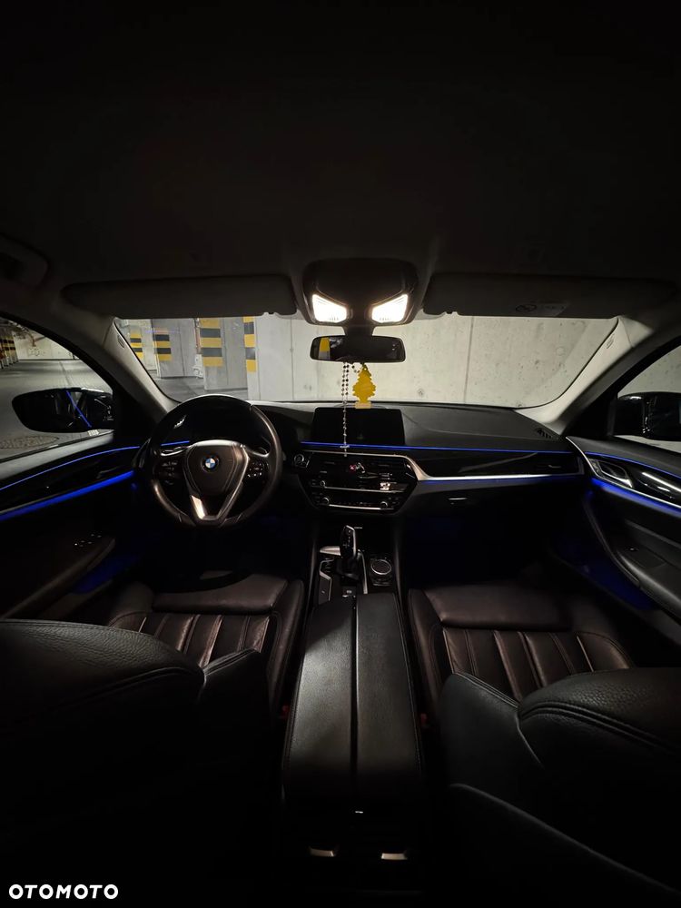 BMW Seria 5 518d Sport Line sport - 30