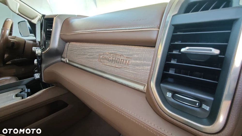 RAM 1500 Crew Cab Longbed Longhorn - 16
