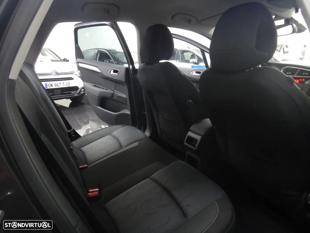 Citroën C4 1.6 HDi Exclusive - 17