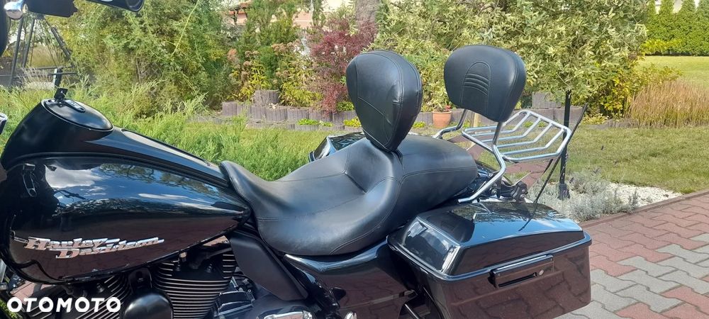 Harley-Davidson Touring Street Glide - 23