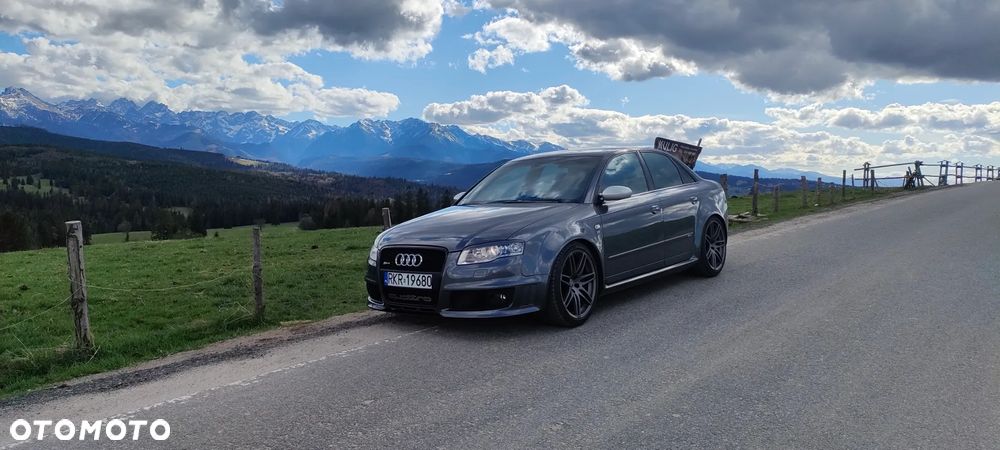 Audi RS4 Limousine - 14
