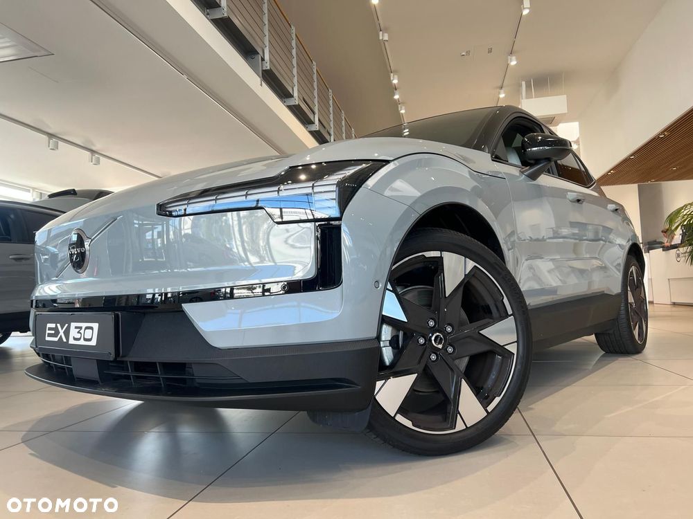 Volvo EX30 Twin Motor Performance AWD Ultra - 9