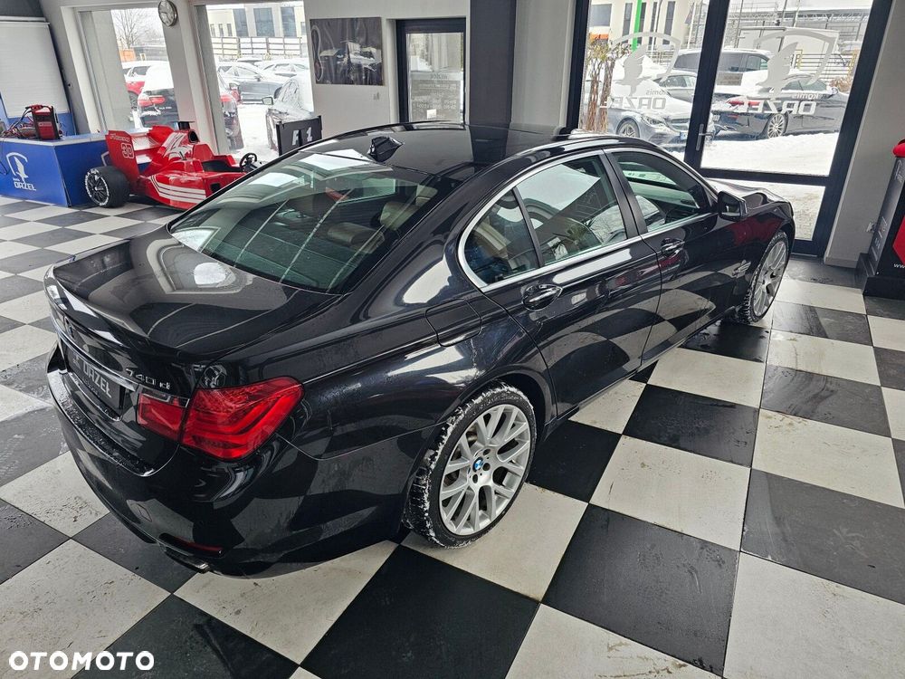 BMW Seria 7 - 8