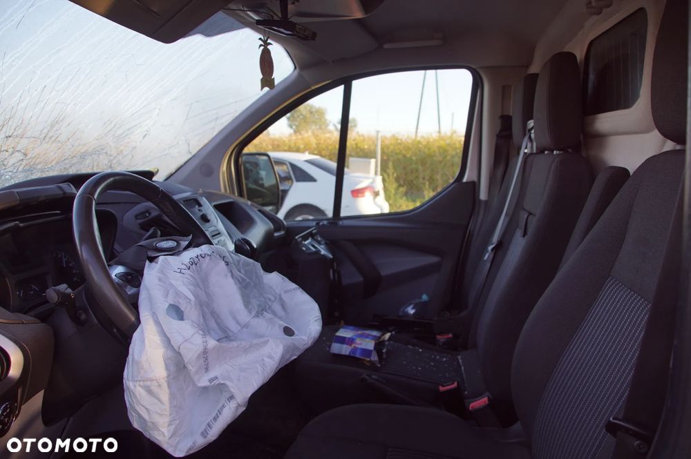 Auto na części - Ford Transit Custom I 2.2 TDCI 155 KM BK2Q-6006-AB BK2R-7002-MA ZJNCWWA 2014R Silnik Skrzynia Drzwi Błotnik Lusterko Lampa Zderzak Deska Kokpit Sterownik Moduł Czujnik Licznik Kierownica Wyświetlacz Panel - 10