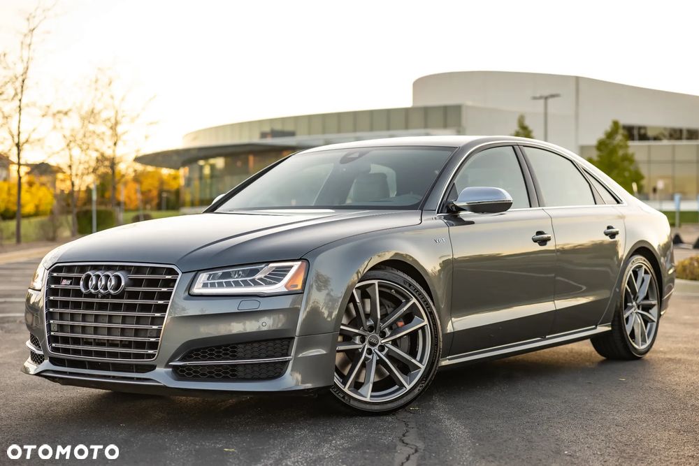 Audi S8