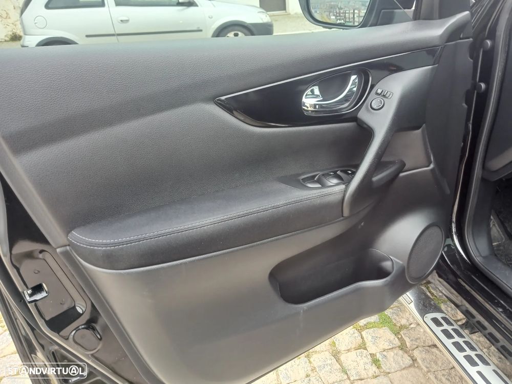 Nissan Qashqai 1.6 dCi N-Connecta 18 - 13