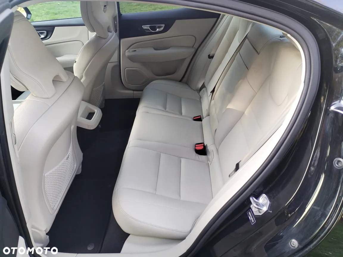 Volvo S60 T6 AWD Momentum Pro - 14