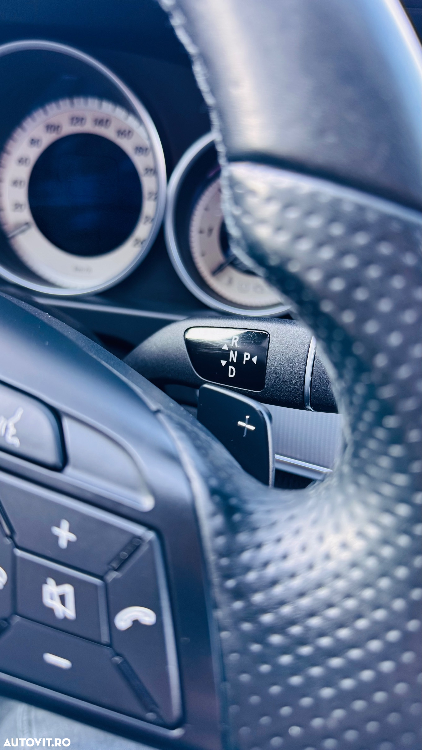 Mercedes-Benz E 220 T CDI DPF BlueEFFICIENCY 7G-TRONIC Avantgarde - 27