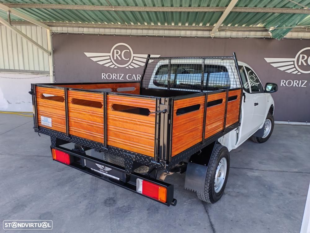 Mitsubishi L200 2.4 DI-D CE 4WD 3L - 5