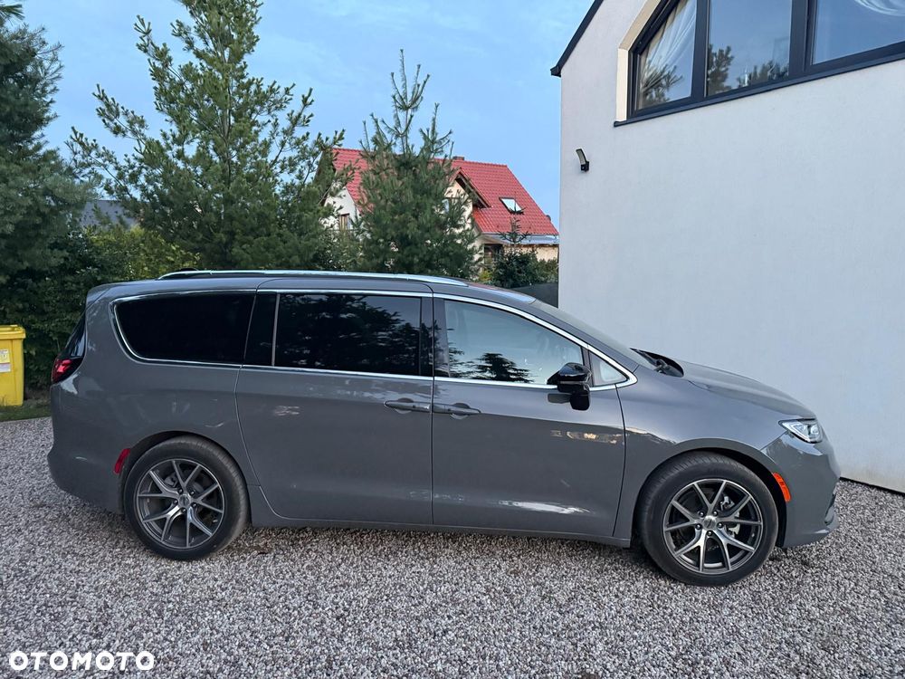 Chrysler Pacifica - 27