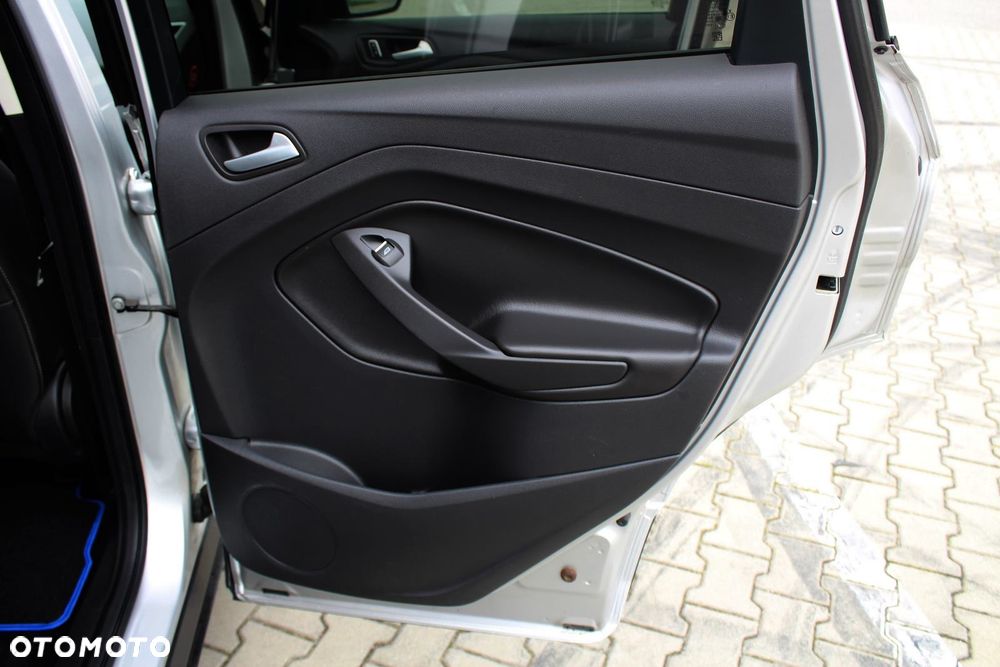 Ford Kuga 2.0 TDCi 4x4 Titanium - 22