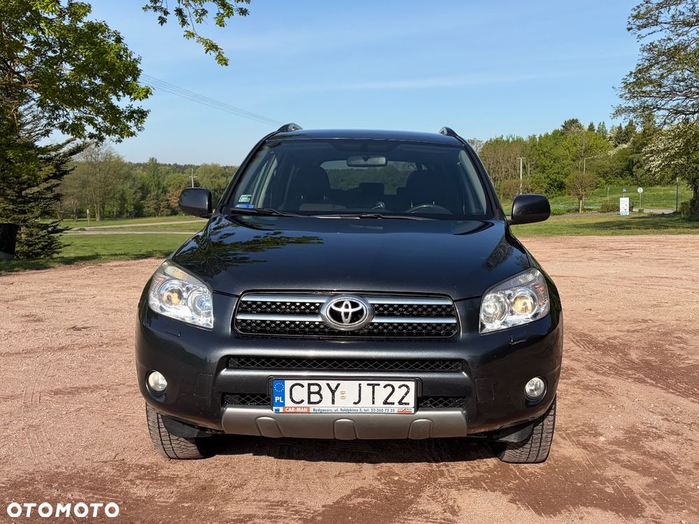 Toyota RAV4 - 1