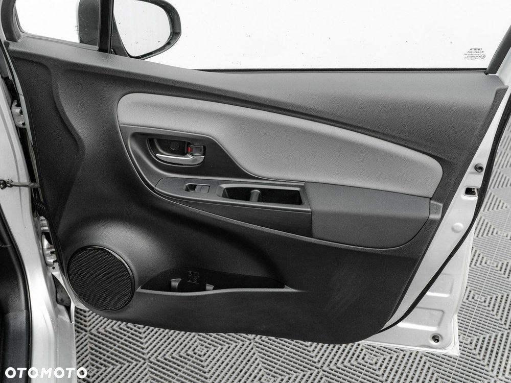 Toyota Yaris 1.5 Premium - 32