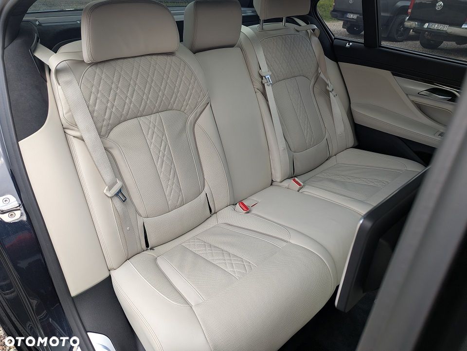 BMW Seria 7 750Ld xDrive - 32