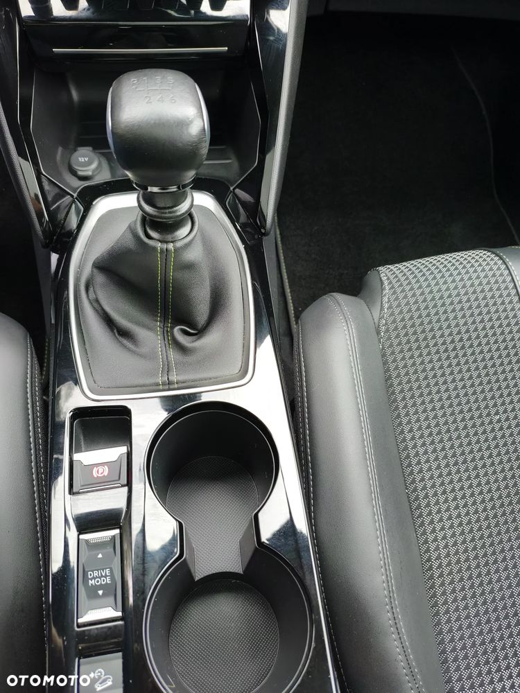 Peugeot 2008 1.5 BlueHDi GT S&S - 9