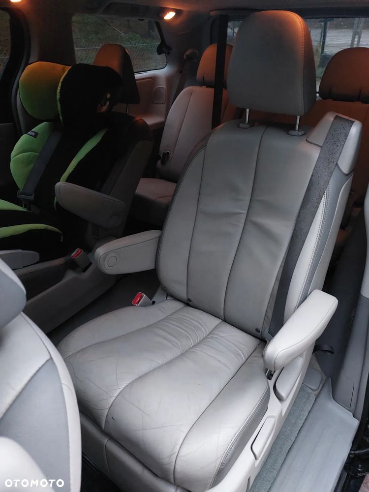 Toyota Sienna 3.5 XLE AWD - 8