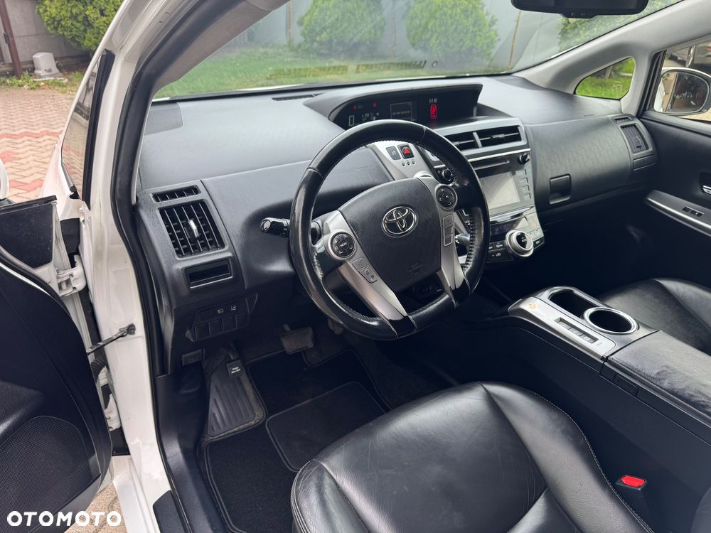 Toyota Prius+ (Hybrid) Executive - 17