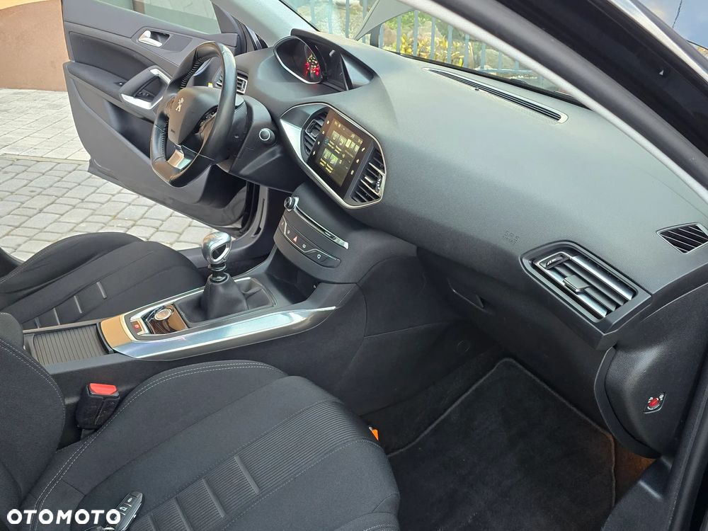Peugeot 308 1.6 THP Active - 39