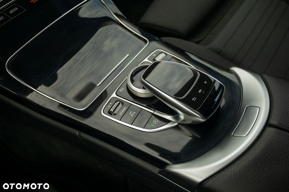 Mercedes-Benz Klasa C 200 d 7G-TRONIC - 21