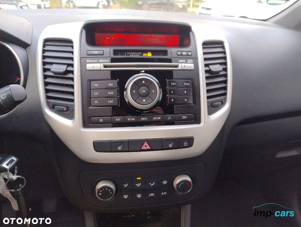 Kia Venga - 14