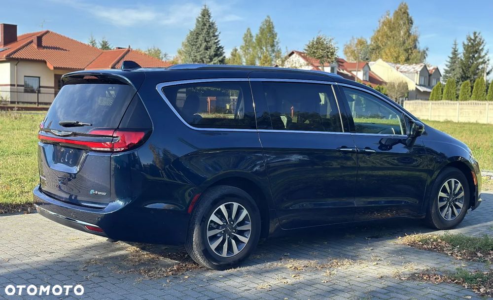 Chrysler Pacifica - 4