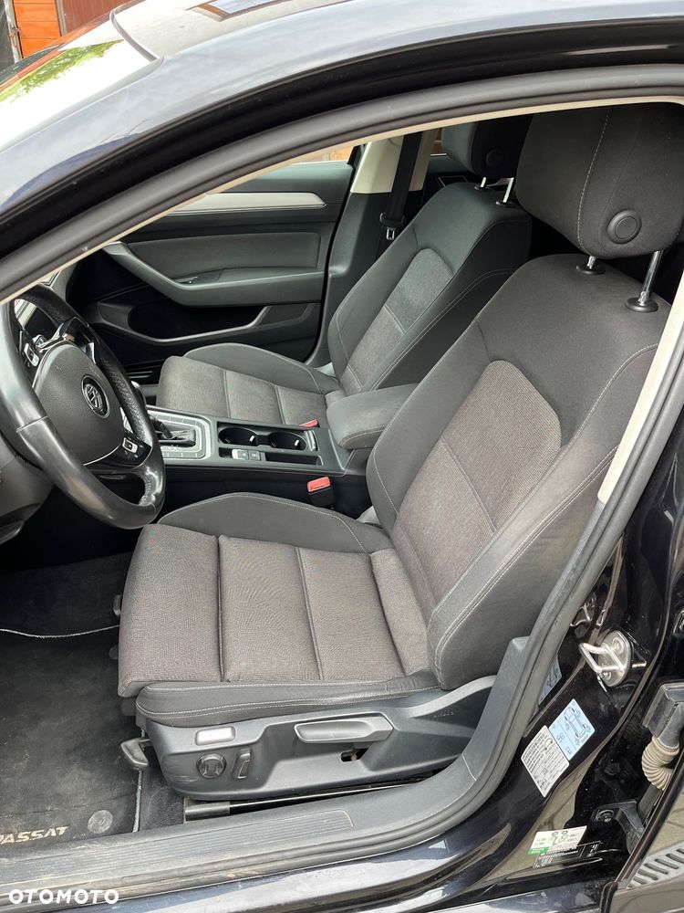 Volkswagen Passat 2.0 TDI SCR DSG Comfortline - 9