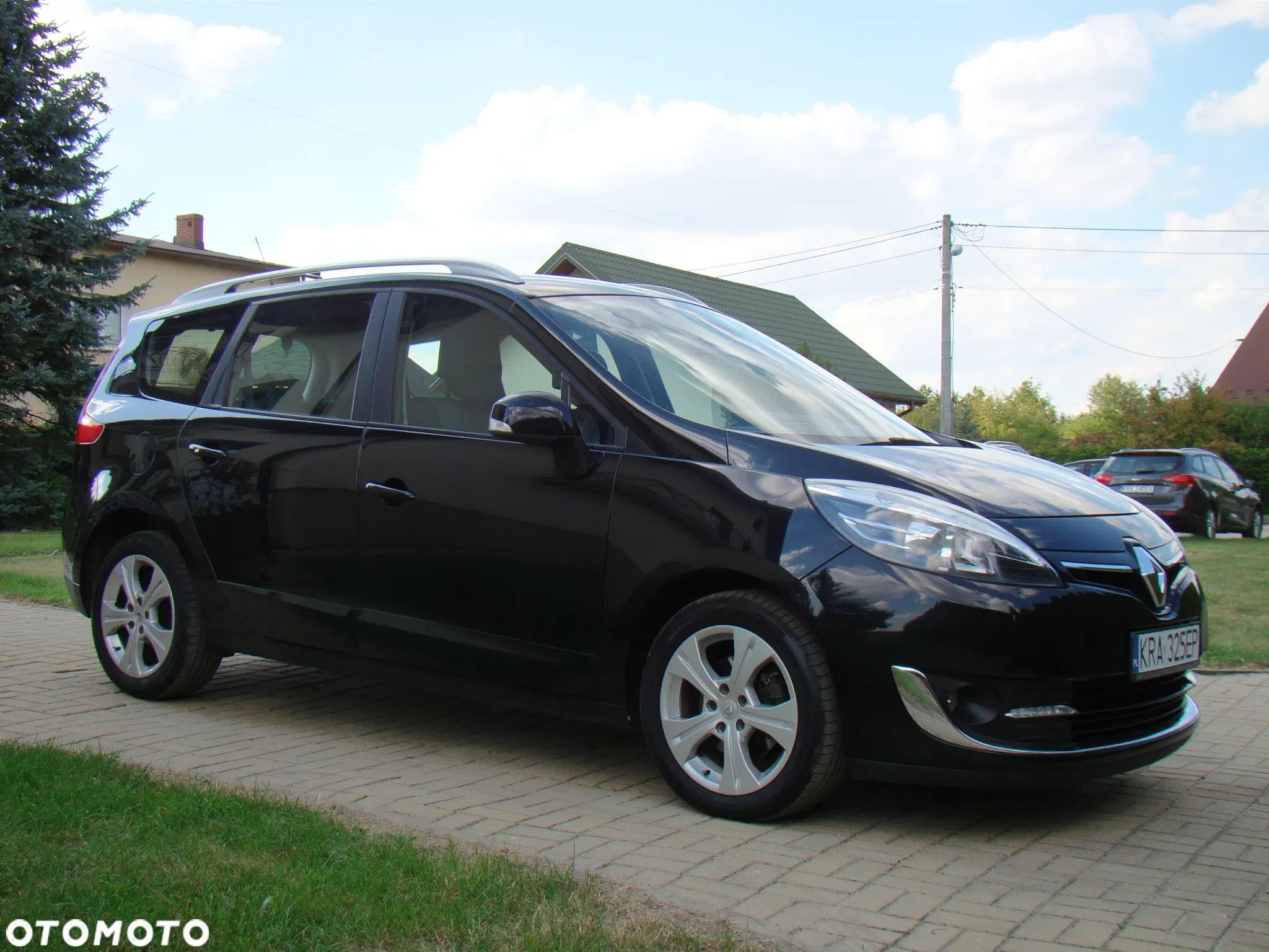 Renault Grand Scenic - 17