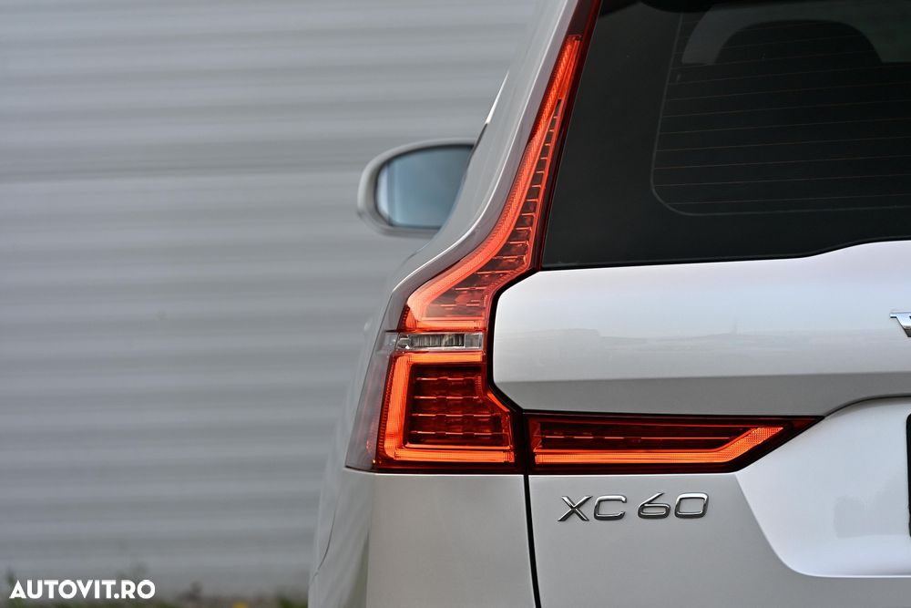 Volvo XC 60 D4 AWD Geartronic Momentum - 34