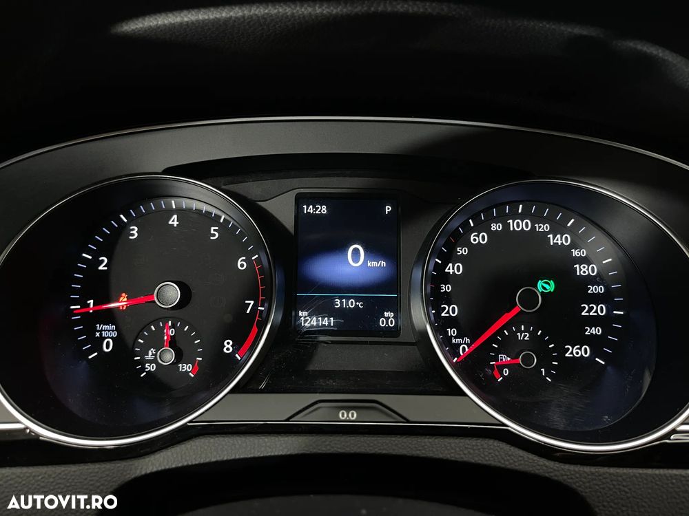 Volkswagen Passat 1.5 TSI ACT DSG Comfortline - 26