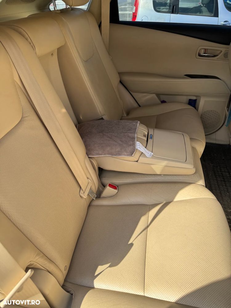 Lexus Seria RX - 20