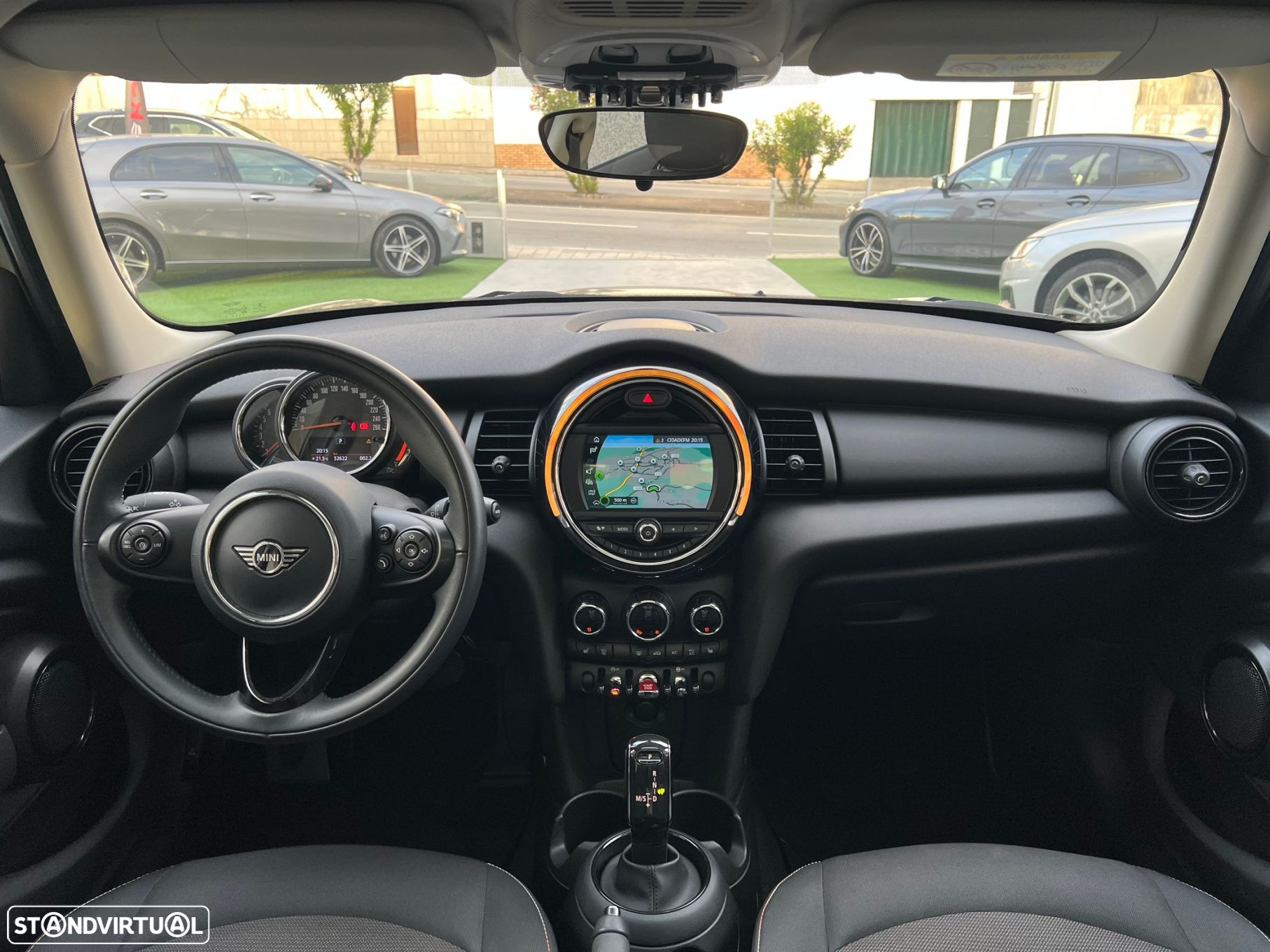 MINI 5 Portas One Auto - 16