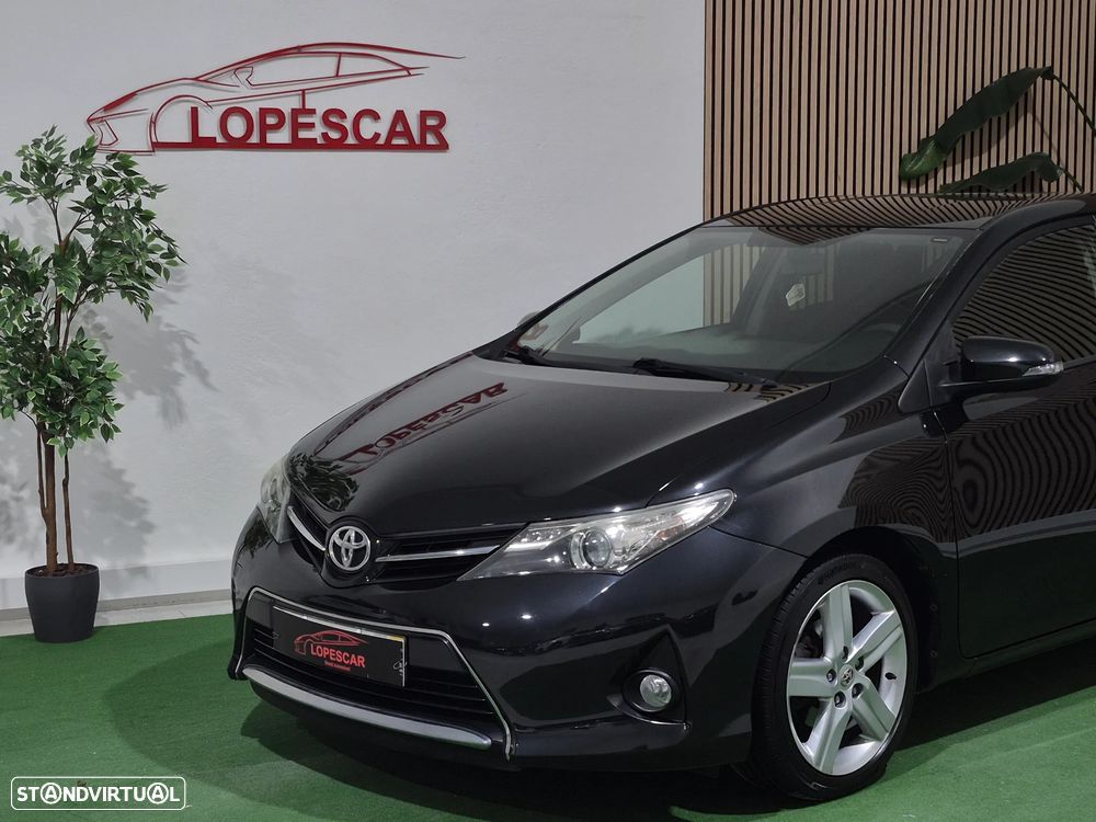 Toyota Auris 1.4 D-4D Comfort+Pack Sport - 2