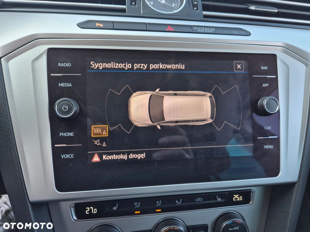 Volkswagen Passat - 38