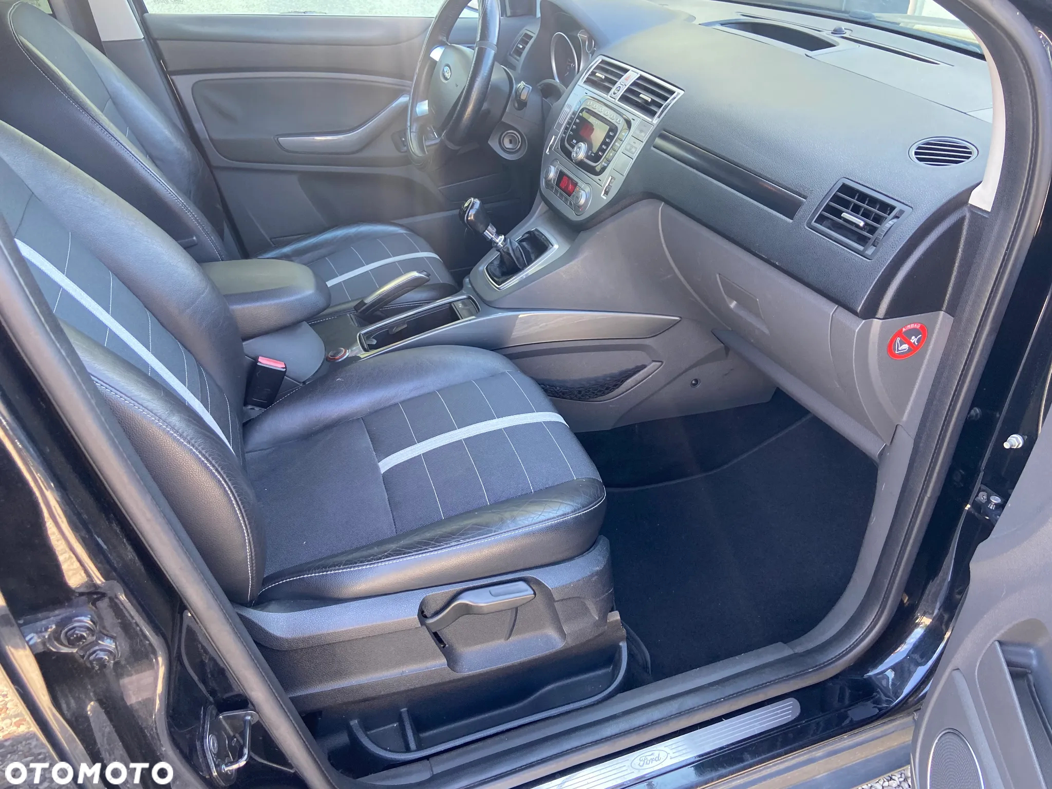 Ford Kuga 2.0 TDCi 4x4 Titanium - 28
