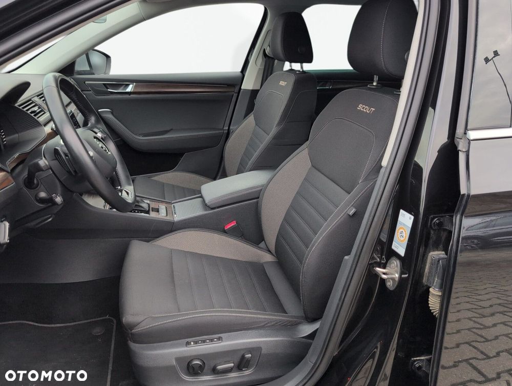 Skoda Superb 2.0 TSI 4x4 Scout DSG - 22