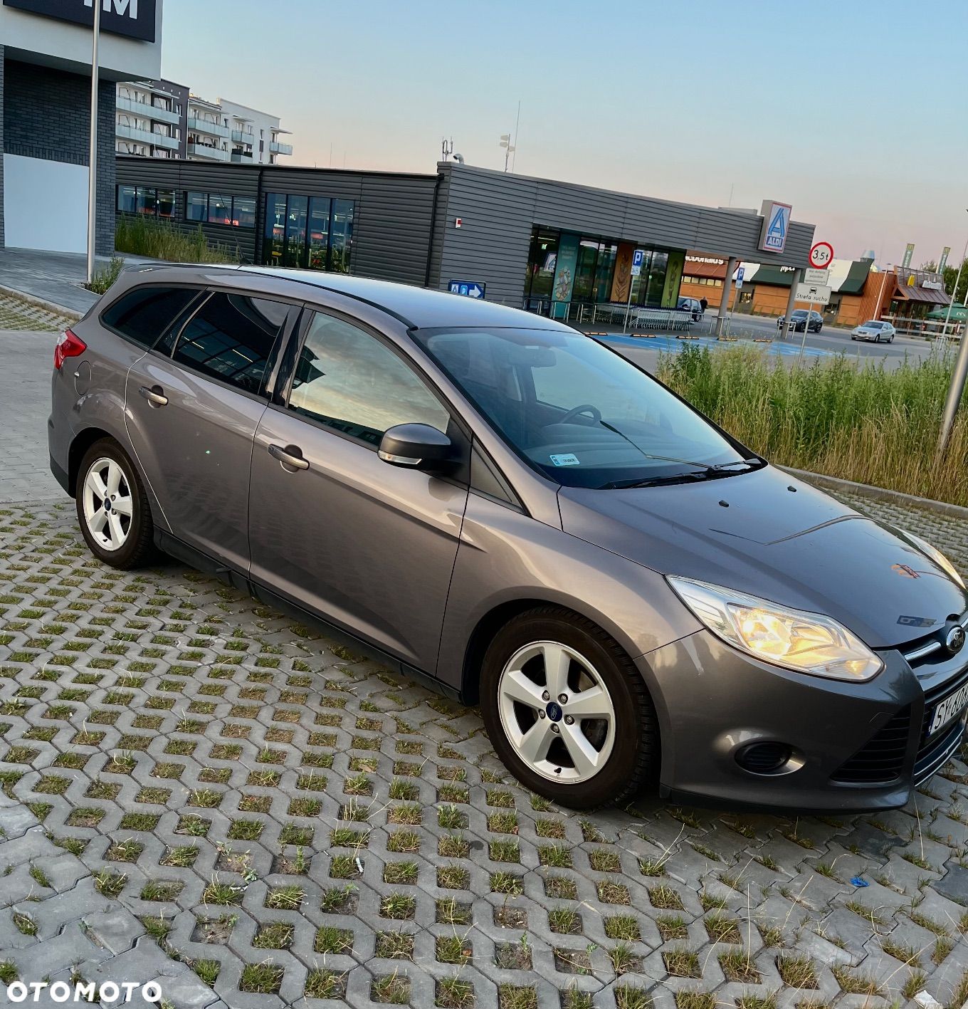 Ford Focus 1.6 Edition Start MPS6 - 1