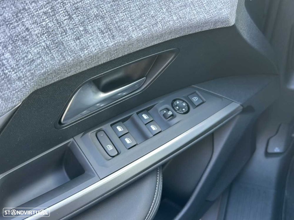 Peugeot 3008 1.2 Hybrid Allure e-DCS6 - 16
