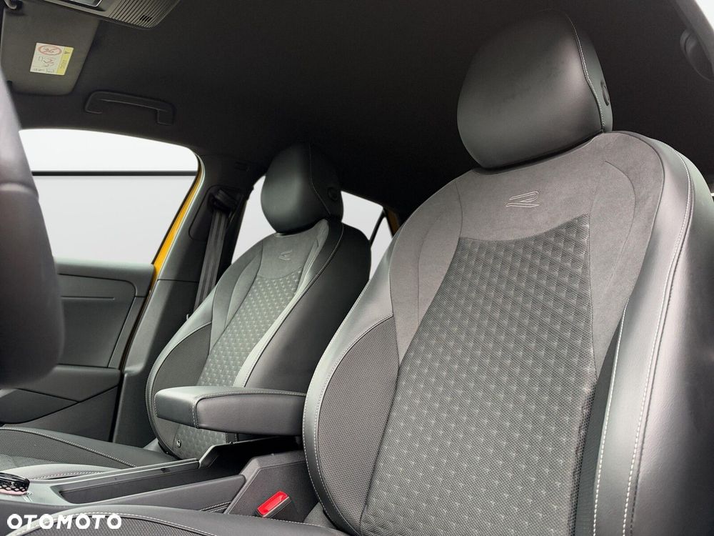 Volkswagen T-Roc 1.5 eTSI R-Line DSG - 11