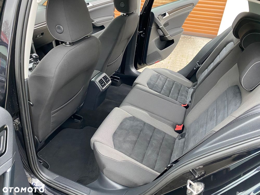 Volkswagen Golf 1.6 TDI DPF Highline - 32