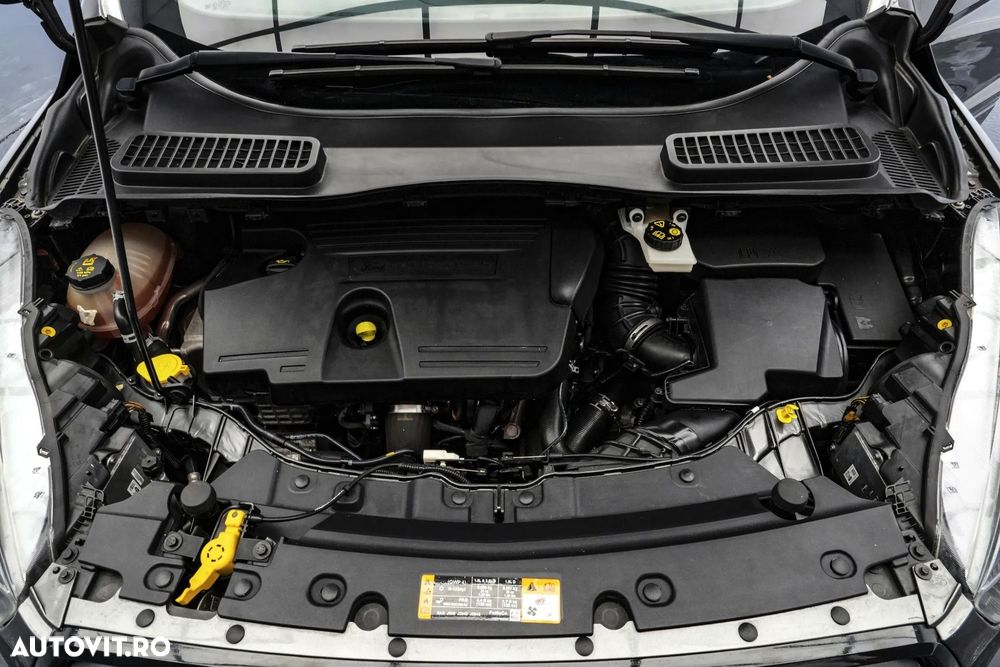 Ford Kuga 2.0 TDCi 4WD Powershift ST-Line - 24