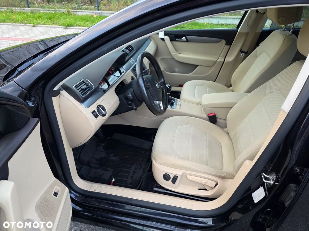 Volkswagen Passat 2.0 TDI Highline - 21