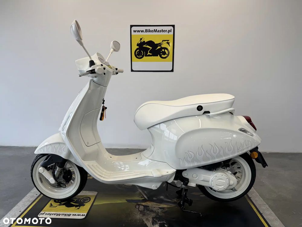 Piaggio Vespa - 2