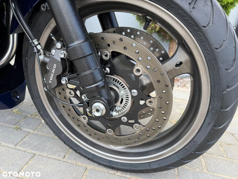 Suzuki GSX - 22