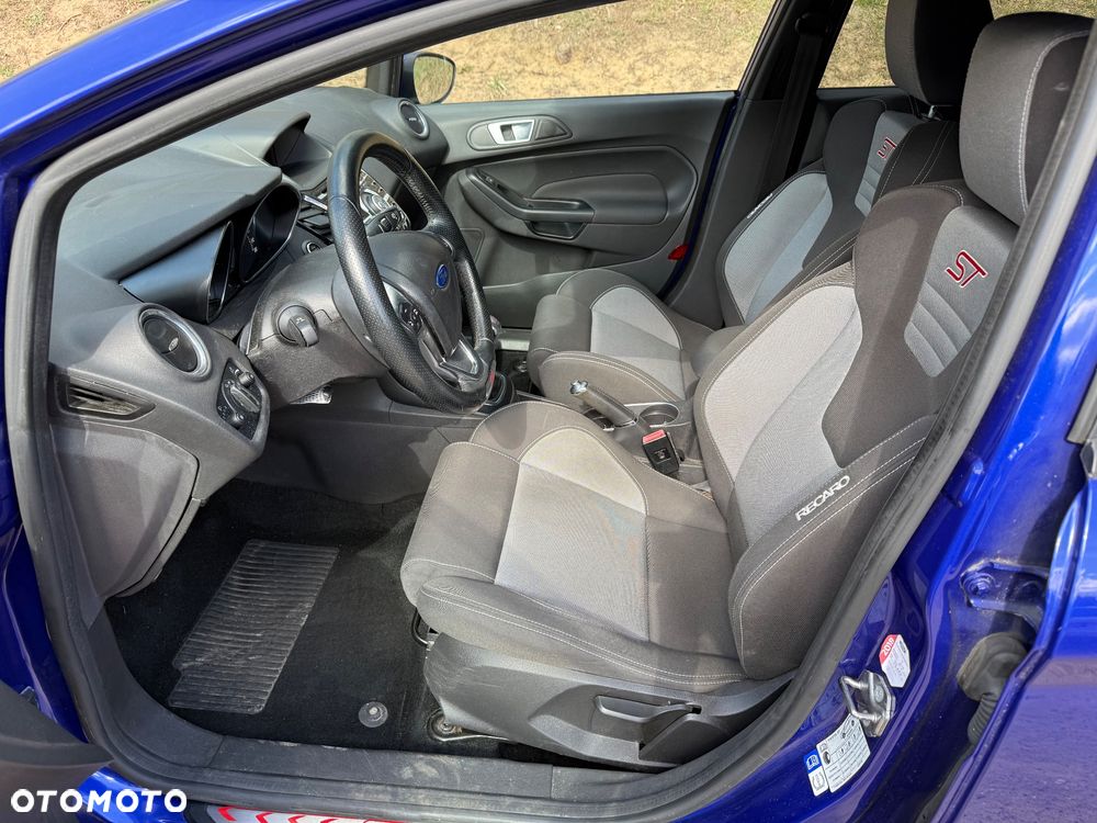 Ford Fiesta 1.6 EcoBoost ST - 9