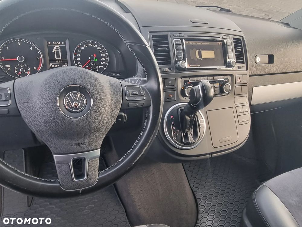 Volkswagen Multivan - 10